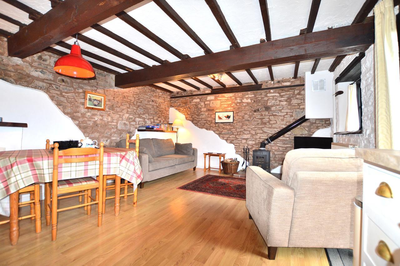 Three Gates Farm Holiday Cottages Huntsham Exteriör bild