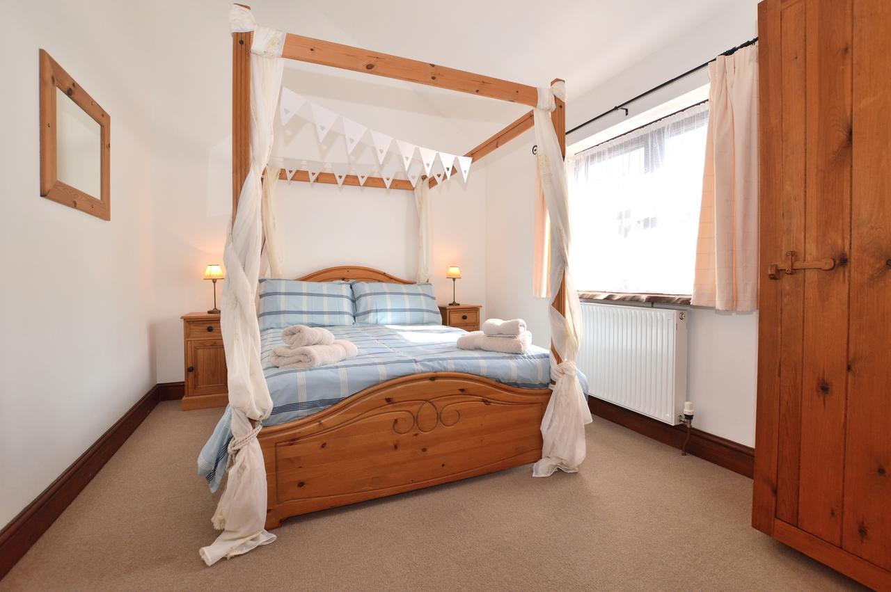 Three Gates Farm Holiday Cottages Huntsham Exteriör bild