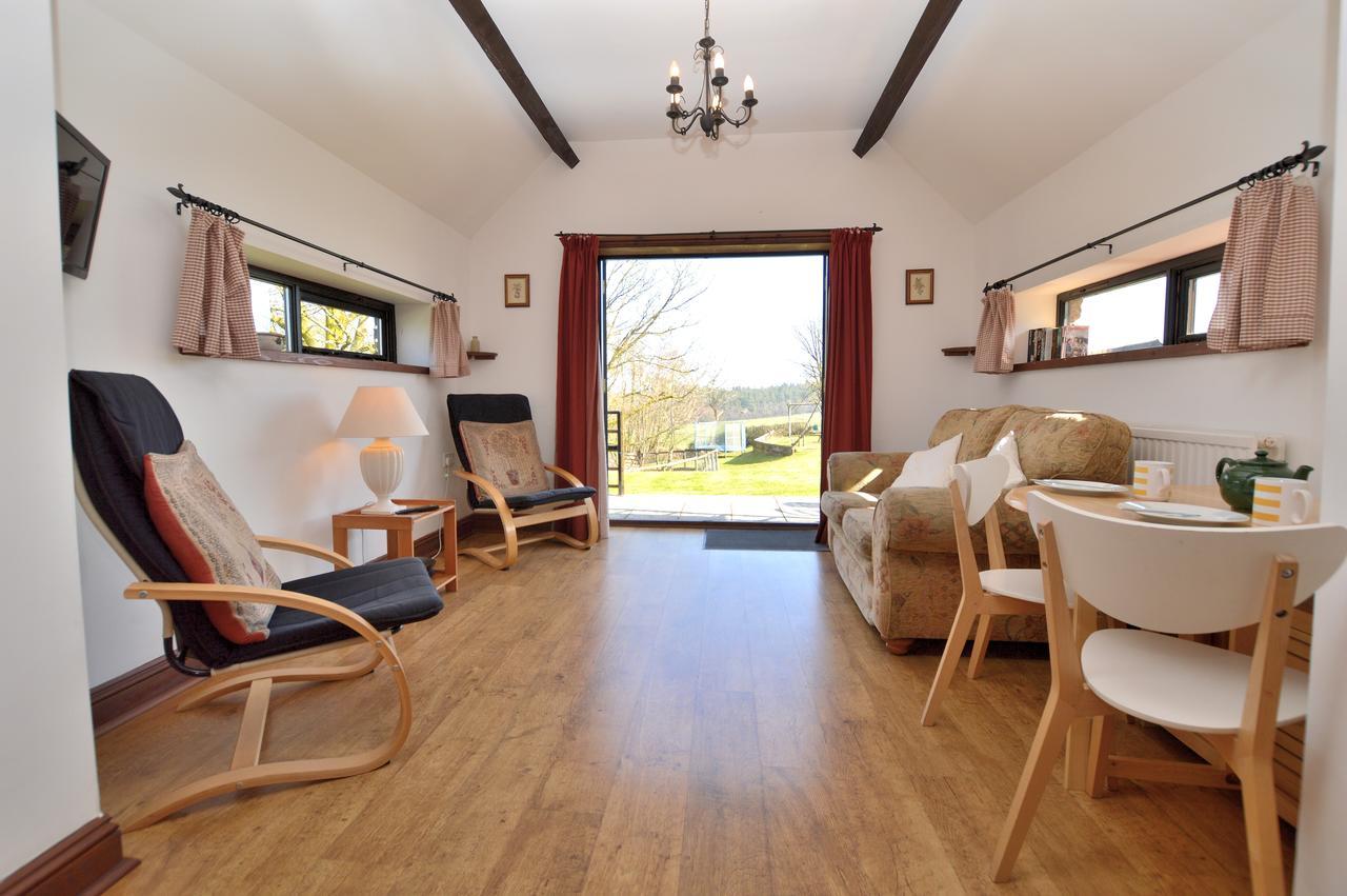 Three Gates Farm Holiday Cottages Huntsham Exteriör bild