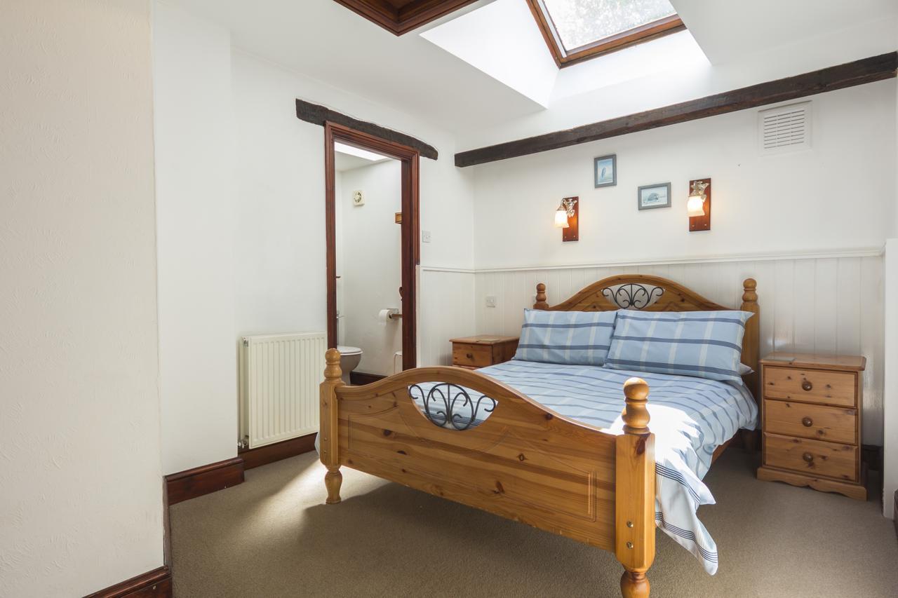 Three Gates Farm Holiday Cottages Huntsham Exteriör bild