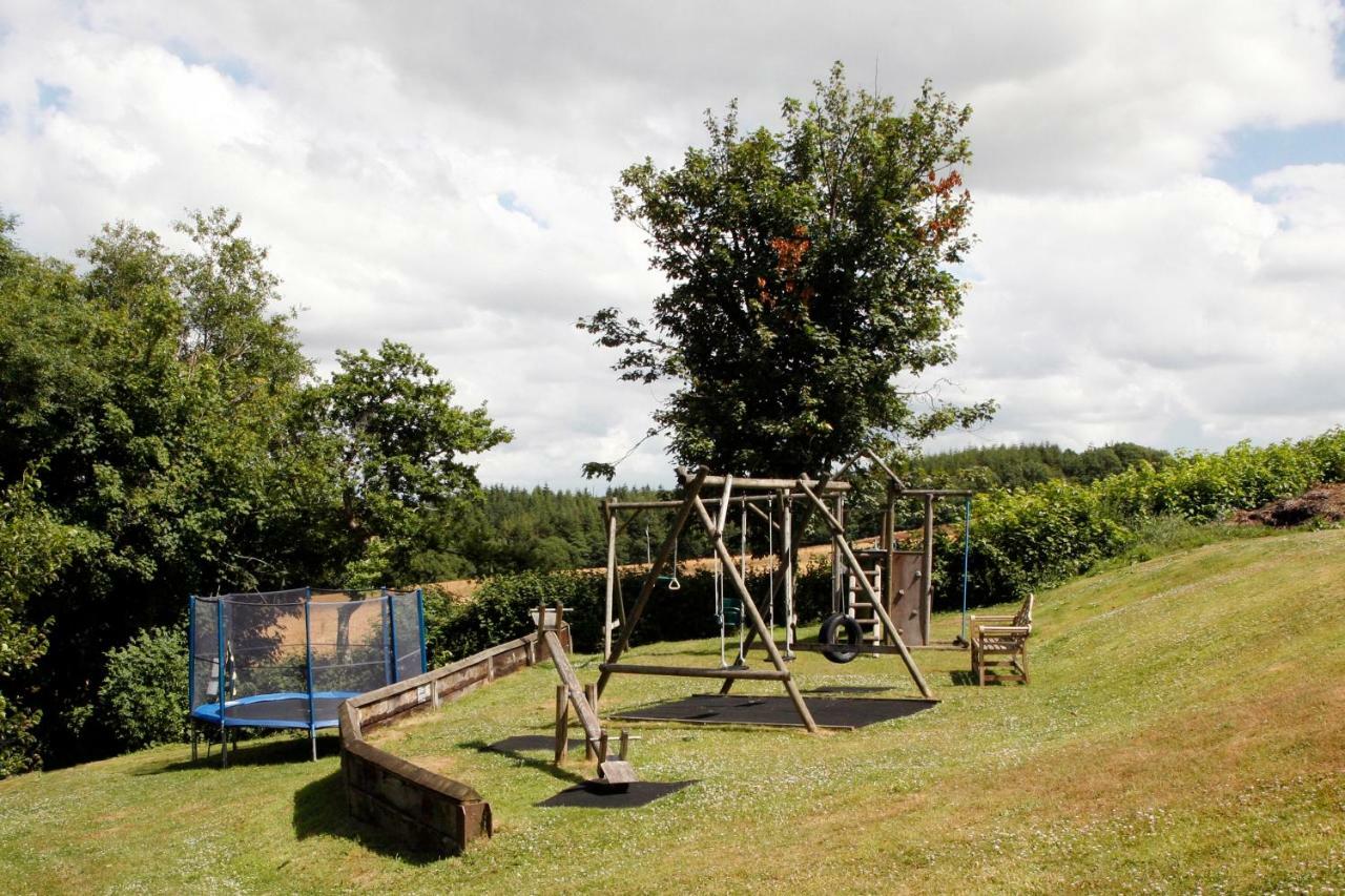 Three Gates Farm Holiday Cottages Huntsham Exteriör bild